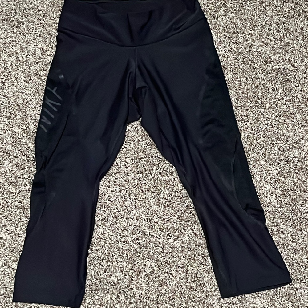 NWT Nike Pro Compression Dri Fit Capri Leggings